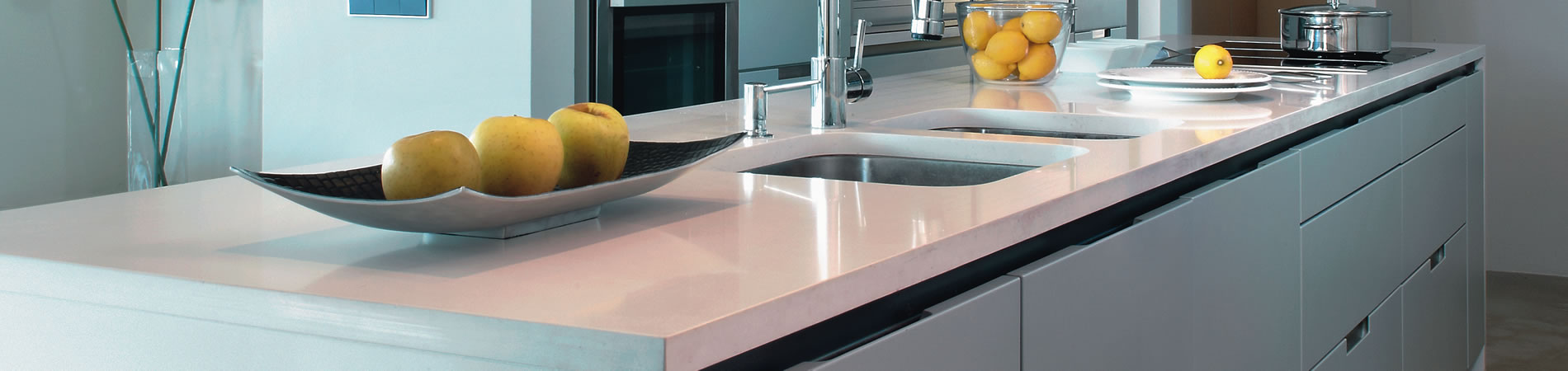 Harmonische Silestone Küchenarbeitsplatten  - Moderne Küchenarbeitsplatten